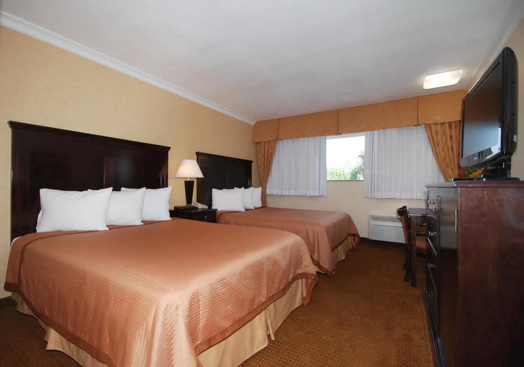 Pasadena Rose & Crown Hotel Dış mekan fotoğraf