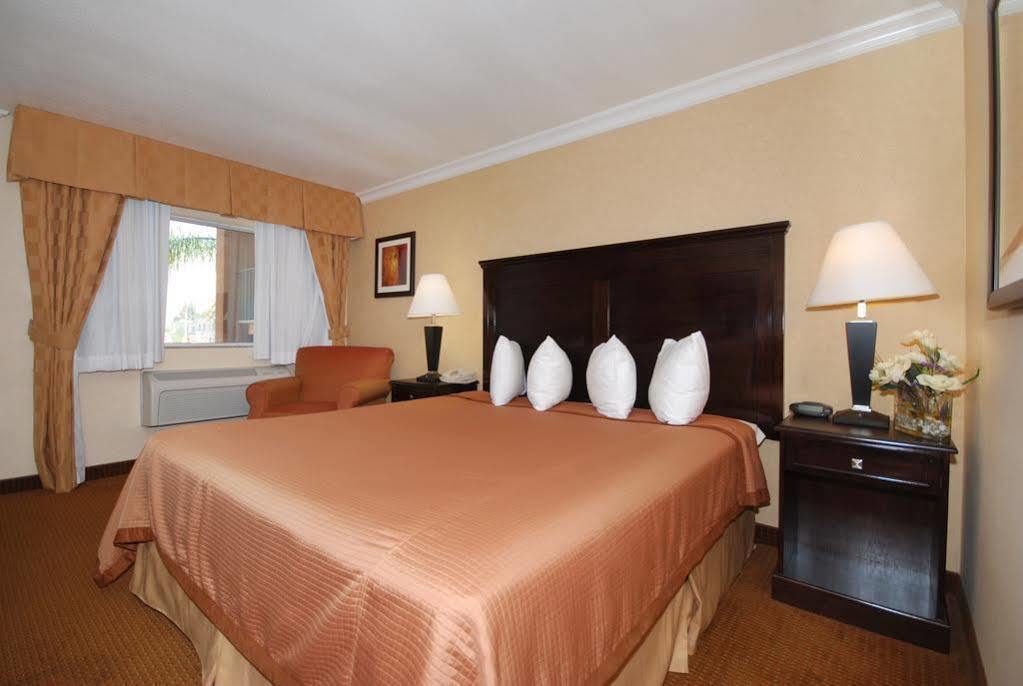 Pasadena Rose & Crown Hotel Dış mekan fotoğraf