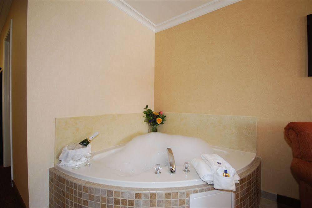 Pasadena Rose & Crown Hotel Dış mekan fotoğraf